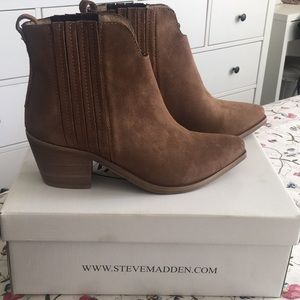 Steve Madden Webster Suede Booties